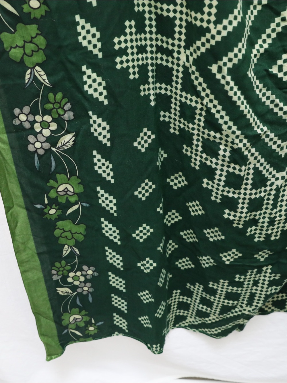 Large green pashmina scarf geometric ethnic print boho coverup beach wrap - Picture 4 of 6